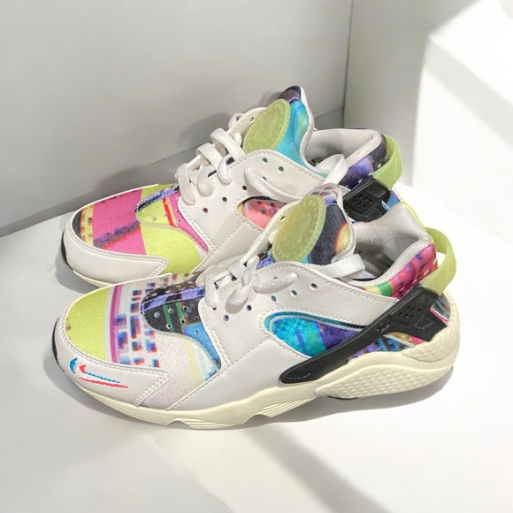 Nike Air Huarache SE Women’s size 7. - Picture 3 of 7